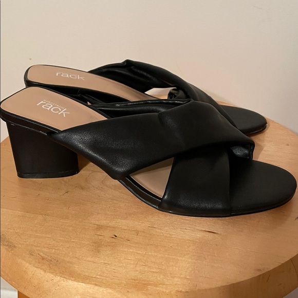 Nordstrom Rack Slides NEW - Picture 5 of 13